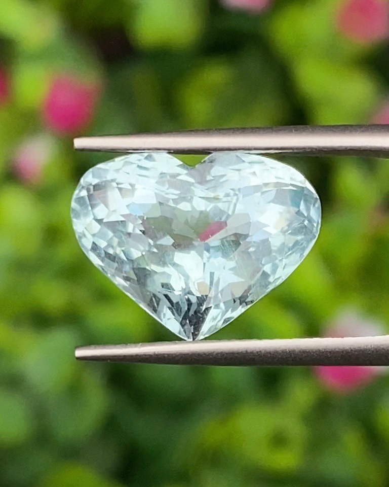 พลอย อความารีน Aquamarine 6.06 กะรัต (Cts.) พลอยแท้ อัญมณีมงคลประจําวันเกิด เครื่องประดับพลอย