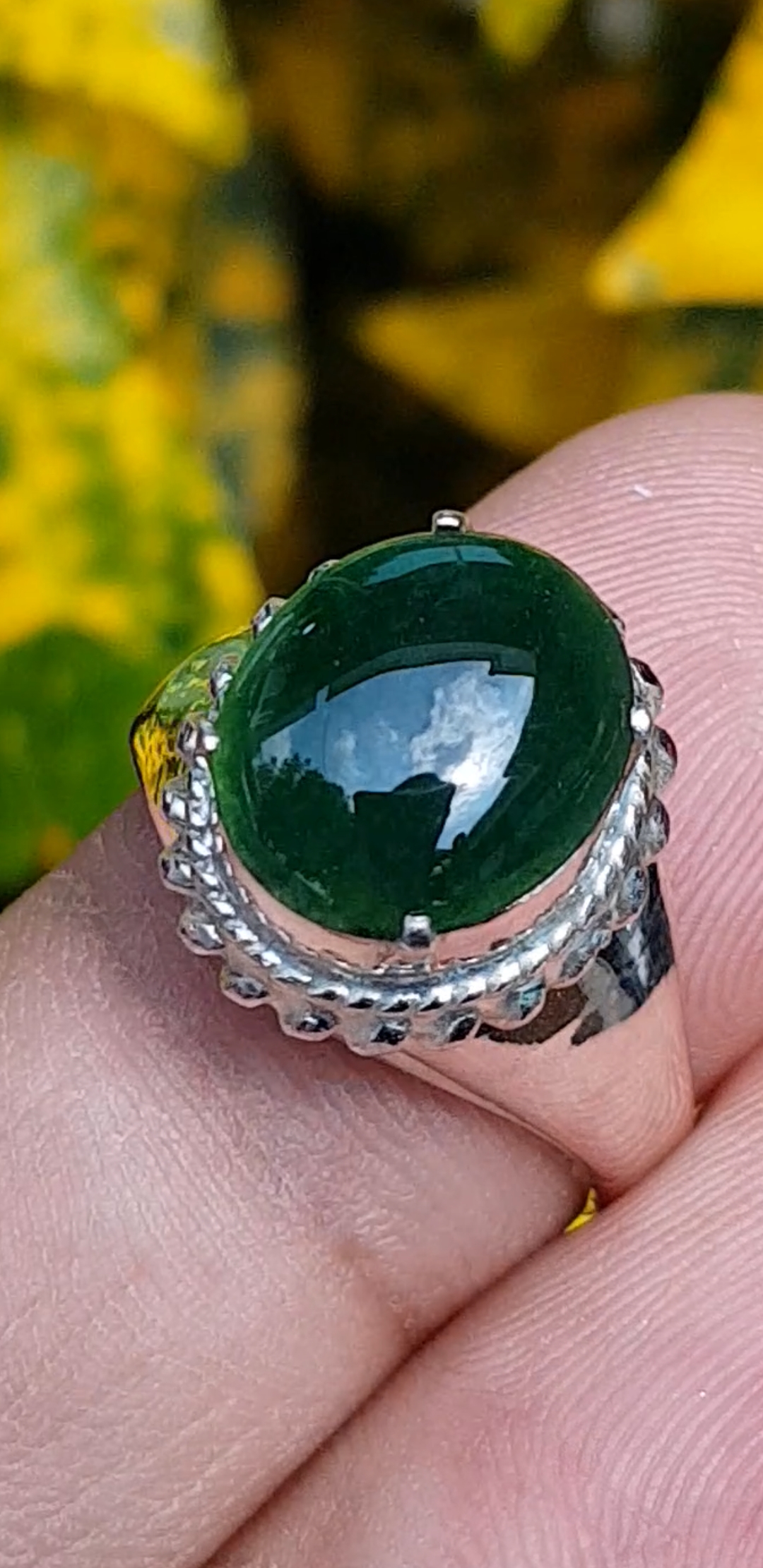 หยก พม่า แท้ Jade แหวนหยก 翡翠戒指 (Jadeite ring) 2.34 กะรัต (Cts.) (Size) 51 ดิบ ไม่ผ่านการปรับปรุง (Type A) พม่า (Myanmar)