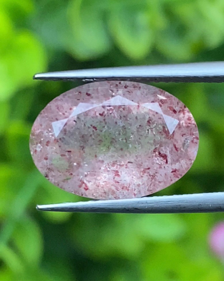 พลอย สตอเบอรี่ ควอตซ์ Strawberry Quartz 5.49 กะรัต (Cts.) พลอยแท้ อัญมณีมงคลประจําวันเกิด เครื่องประดับพลอย