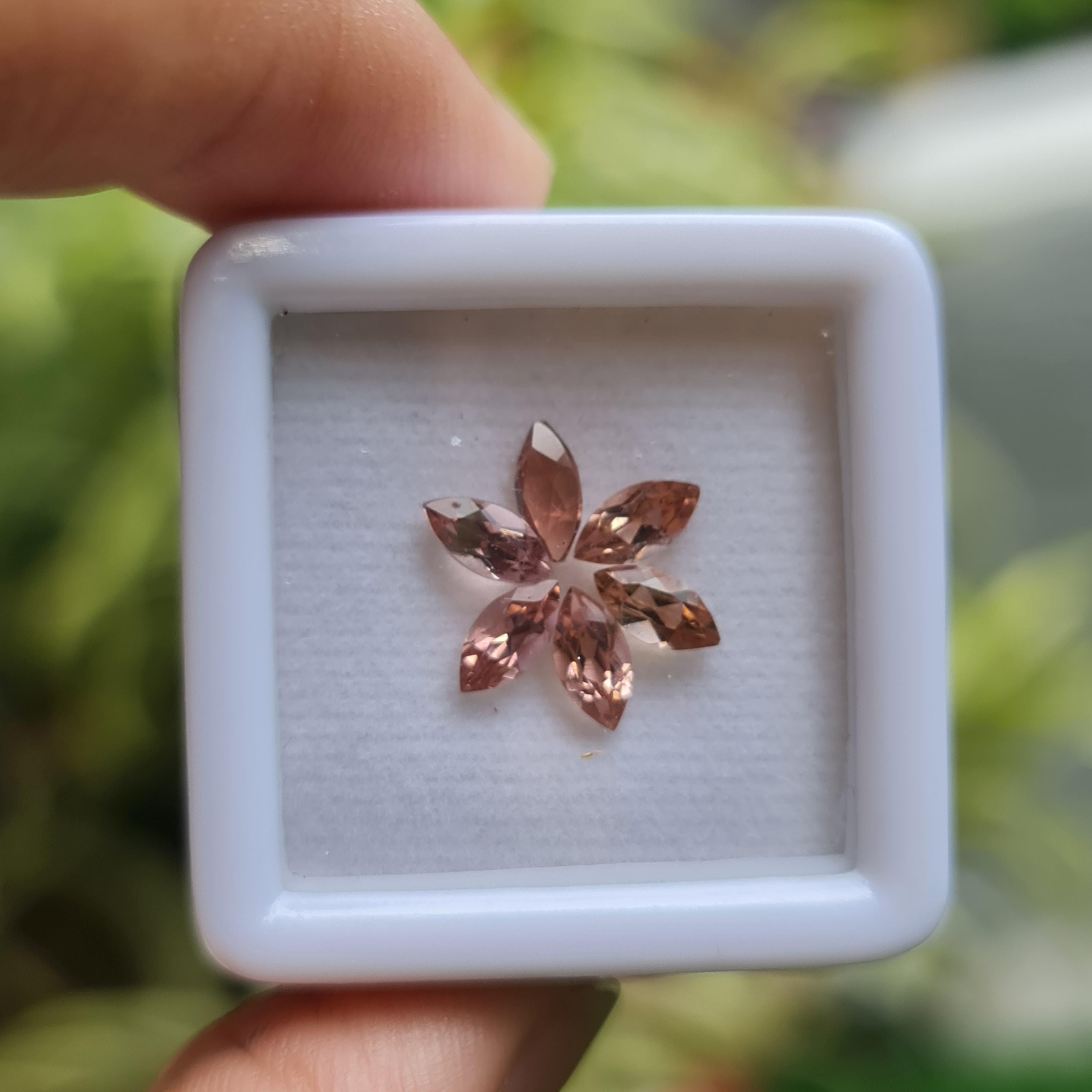 พลอย ชมพู พิ้งค์ ทัวร์มารีน (Pink Tourmaline) 1.46 กะรัต (Cts.) 6 เม็ด อัญมณีมงคลประจําวันเกิด เครื่องประดับพลอย