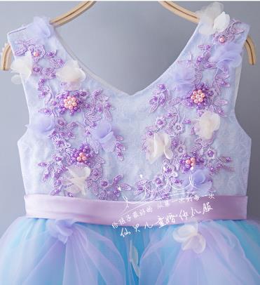 Pre-order ชุดแฟนซี ชุดราตรีเด็ก แขนกุด แต่งดอกไม้ ปักดิ้นช่วงบน กระโปรงผ้าแก้วแต่งระบาย ซิปหลัง สวยหวาน