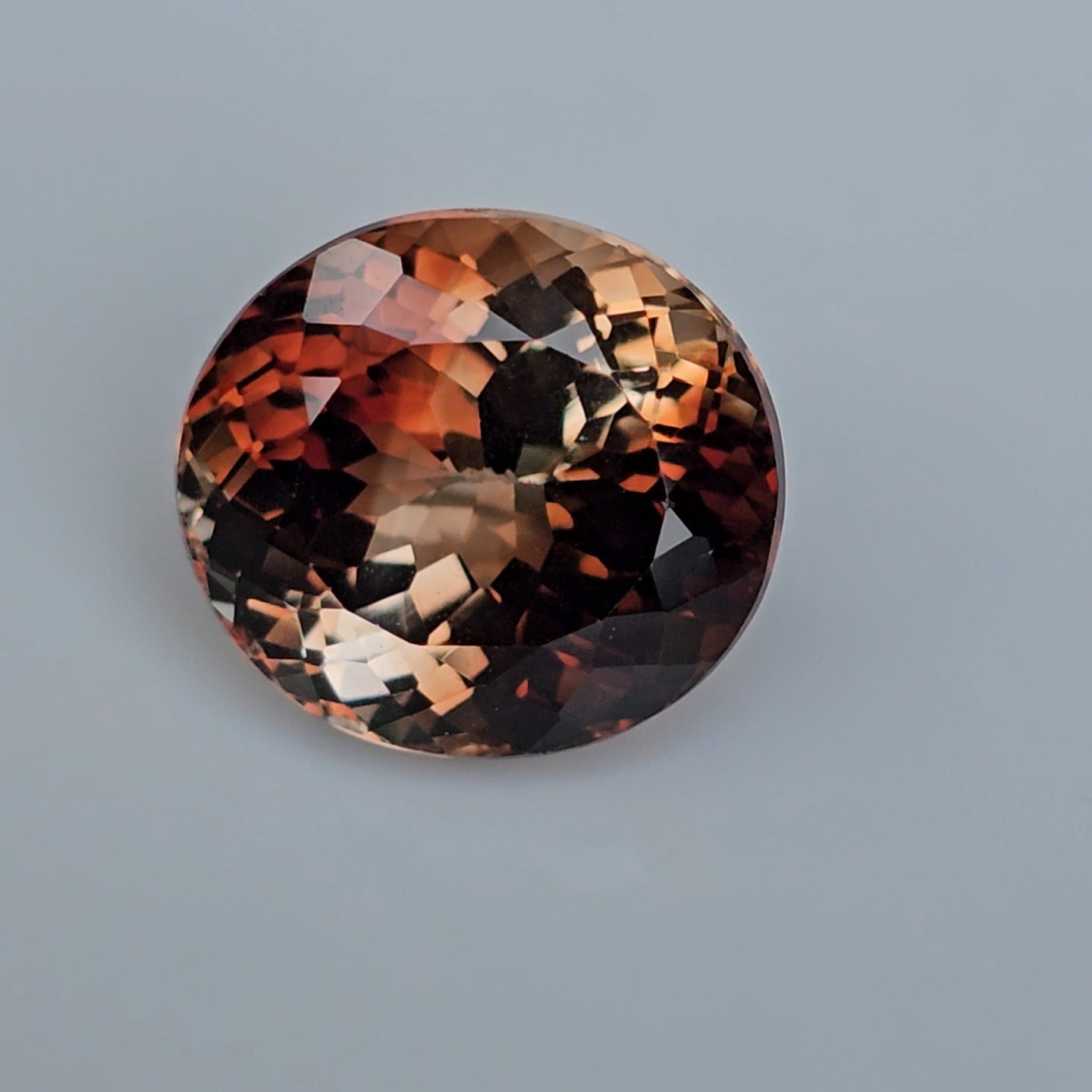 พลอย แชมเปญ โทแพซ Champagne Topaz 12.10 กะรัต พลอยแท้ อัญมณีมงคลประจําวันเกิด เครื่องประดับพลอย