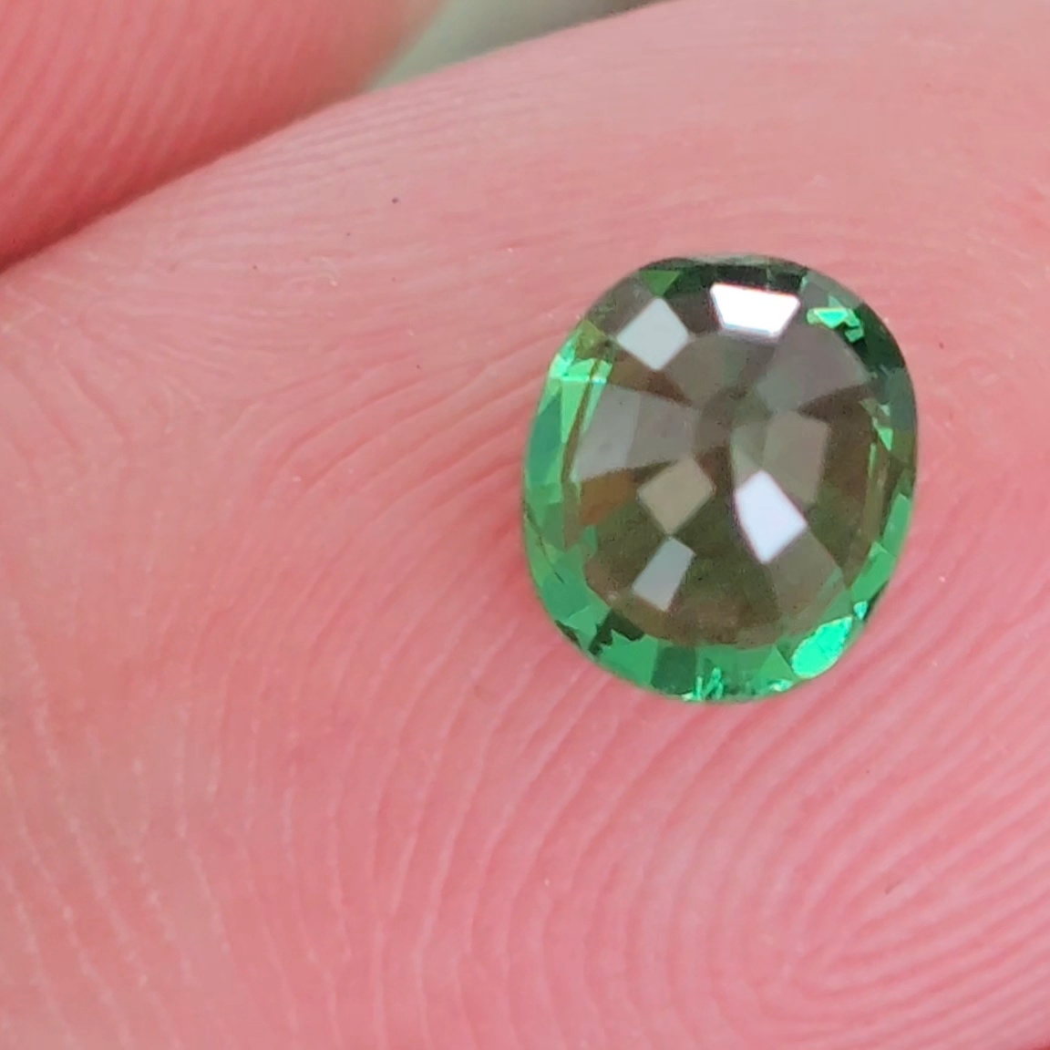 พลอย ซาโวไรท์ Tsavorite Garnet 1.24 กะรัต (Cts.) ดิบ Unheated พร้อมใบเซอร์ อัญมณีมงคลประจําวันเกิด เครื่องประดับพลอย