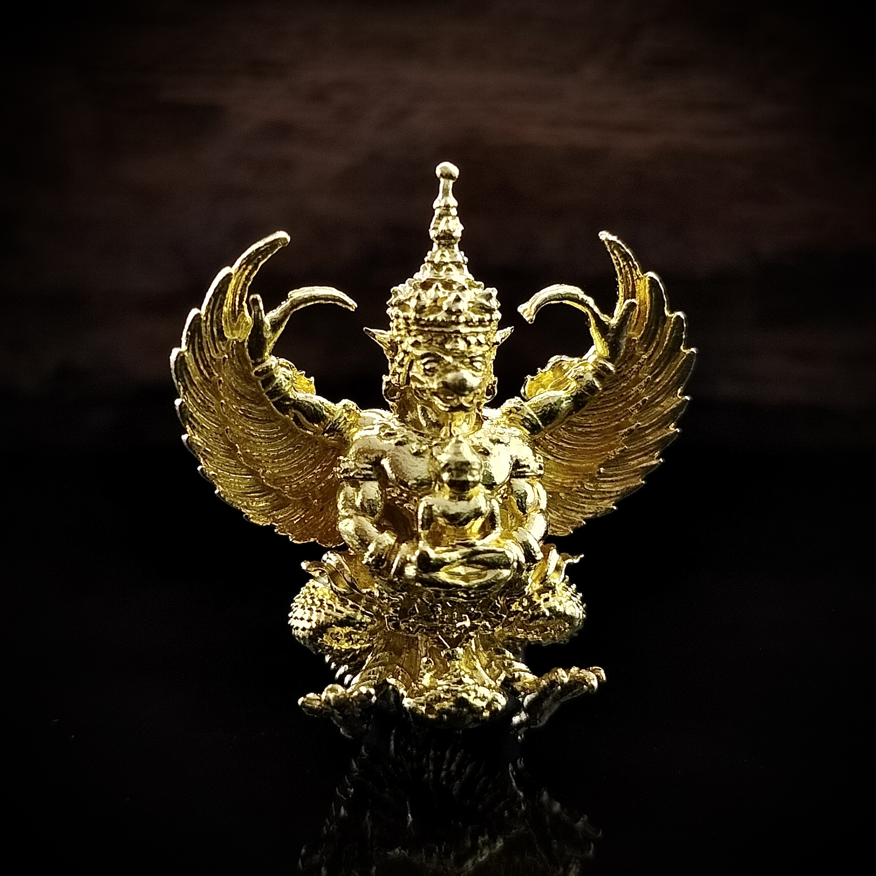 พญาครุฑ รุ่น เศรษฐีเงินไหลมา