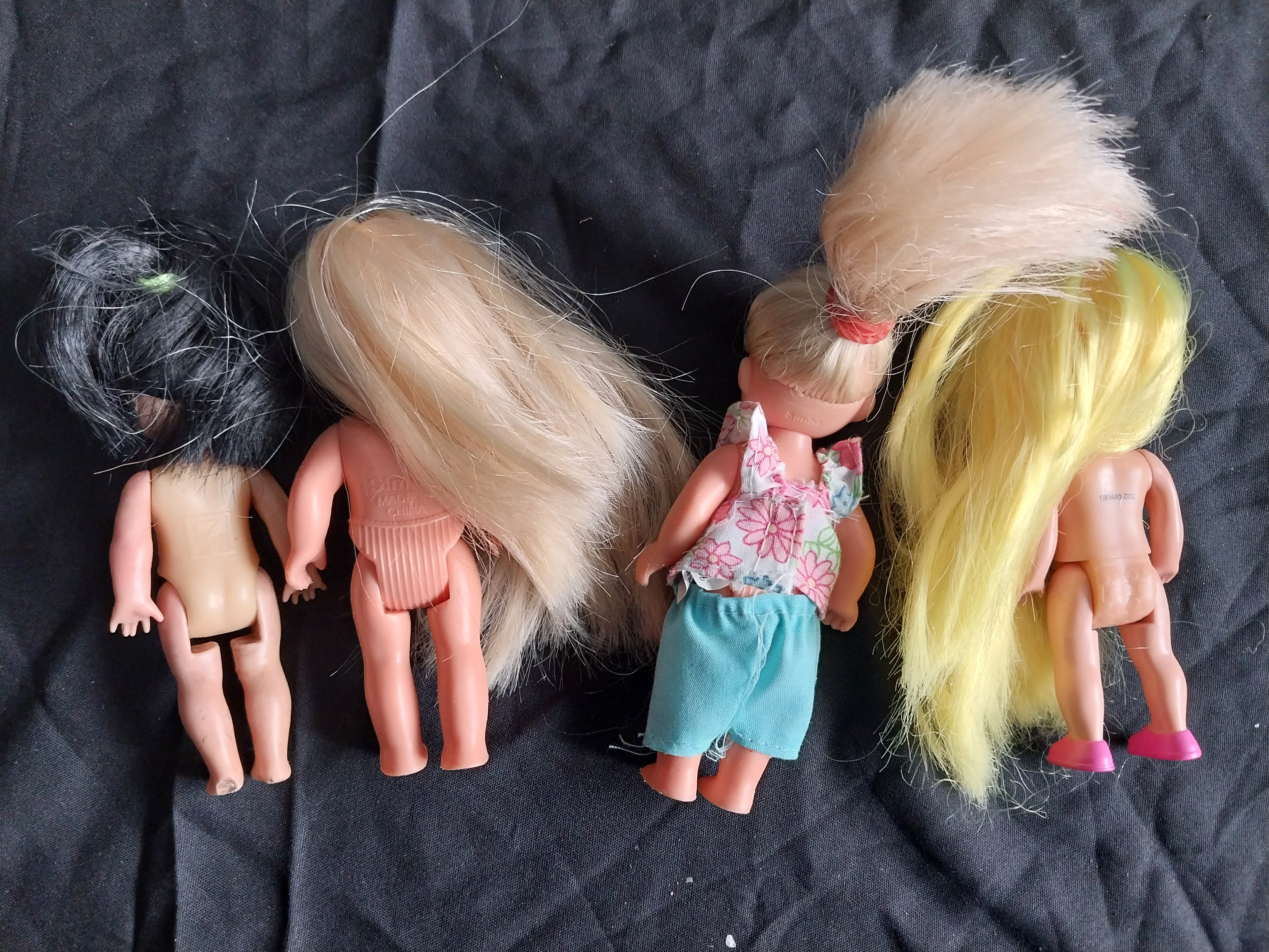 มีหลายภาพ,เซ็ทตุ๊กตาเด็ก 2 ตัวงาน Simba Toy, 1 ตัวงานพรีเมี่ยม 7-11 (เท้าชำรุด ตามภาพ), 1 ตัว ไม่ทราบแบรนด์