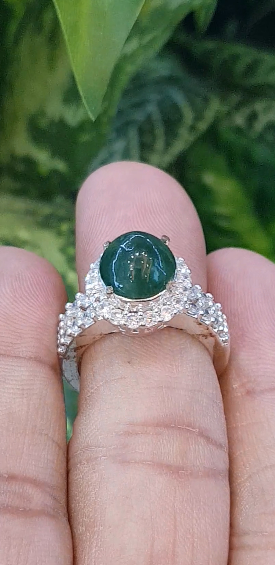 หยก พม่า แท้ Jade แหวนหยก 翡翠戒指 (Jadeite ring) 3.34 กะรัต (Cts.) (Size) 55 ดิบ ไม่ผ่านการปรับปรุง (Type A) พม่า (Myanmar)