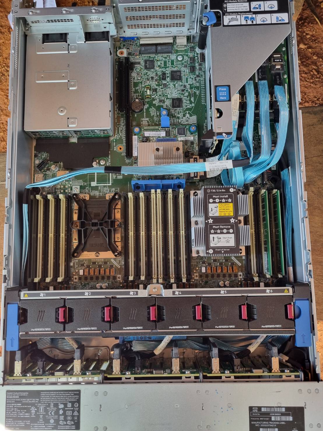 HP DL 380 G10 รุ่นใส่ HDD ได้ 24 ลูก Xeon Gold 6140 x2 Ram 128GB Tray x5 power x2