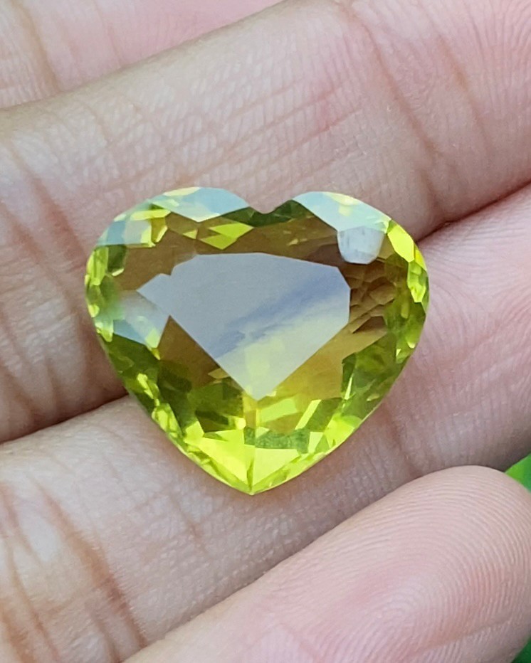 พลอย เลมอนควอตซ์ Lemon Quartz 11.95 กะรัต (Cts.) พลอยแท้ อัญมณีมงคลประจําวันเกิด เครื่องประดับพลอย