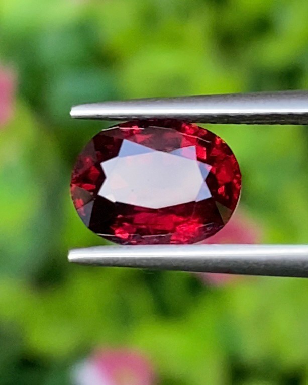พลอย โรโดไลต์ กาเน็ท Rhodolite Garnet 2.23 กะรัต Cts.พลอยแท้ อัญมณีมงคลประจําวันเกิด เครื่องประดับพลอย