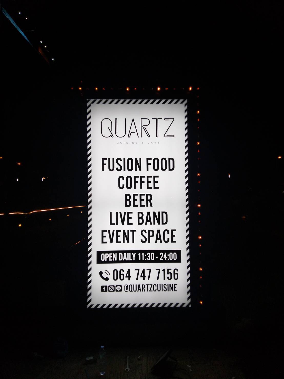 ตู้ไฟ ไฟออกสองด้าน - QUARTZ #ป้ายร้านอาหาร