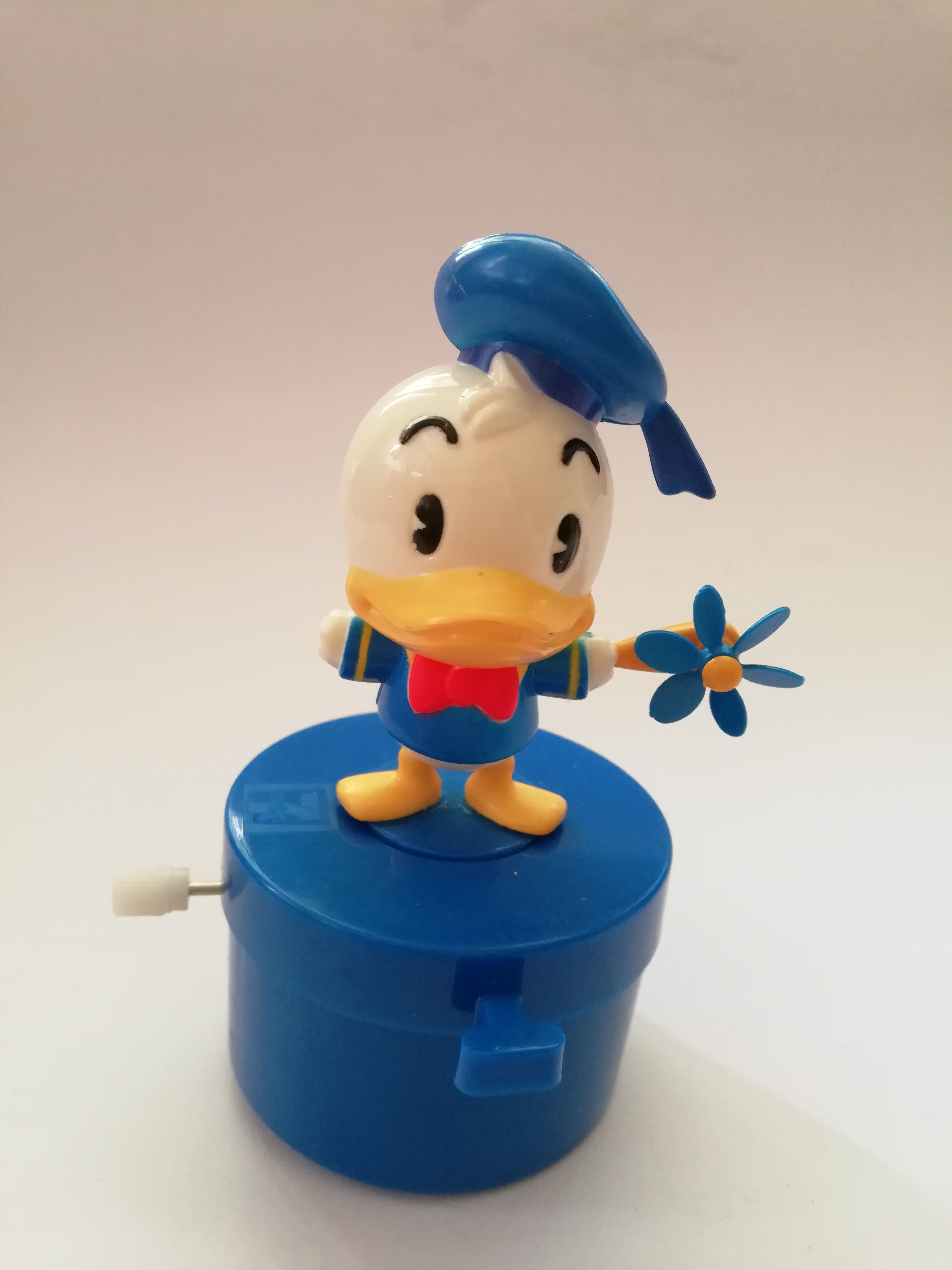 กล่องดนตรี ***ไม่เช็คระบบว่าใช้งานได้หรือไม่ เพราะสภาพเก่าเก็บ หลายปีแล้ว Disney, Cutie Music Box-Donald Duck ของสะสม จาก7-11