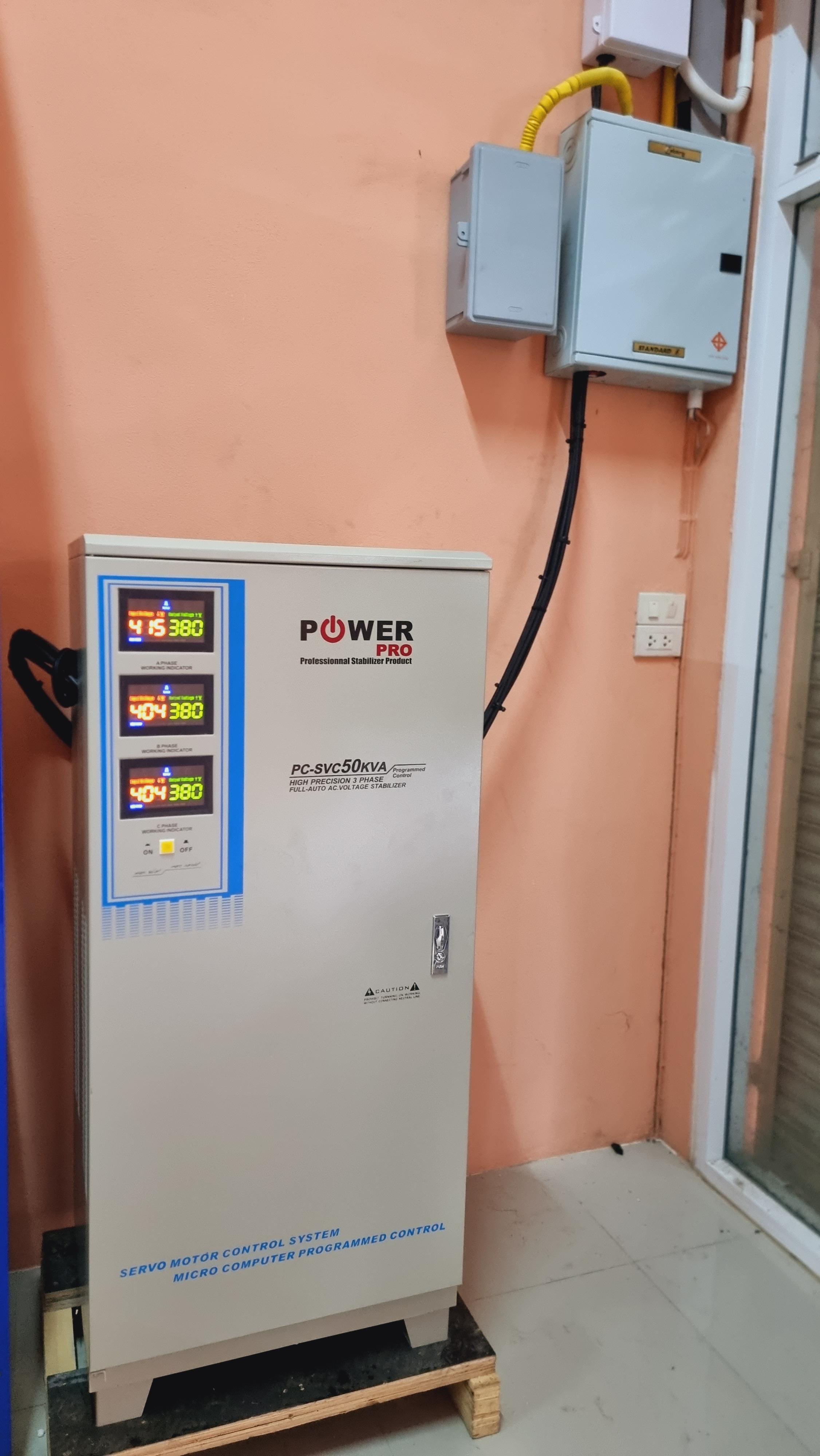 เครื่องรักษาระดับแรงดันไฟฟ้าอัตโนมัติ PC-SCV 50Kva 3เฟส