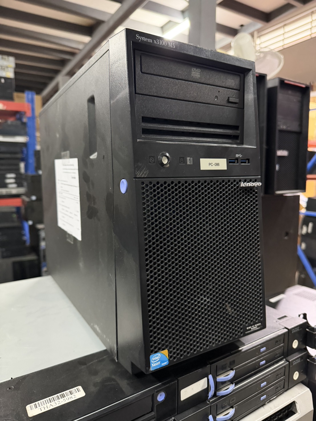Lenovo Think System X3100 M5(E3-1220V3/Ram 32 GB/harddisk 1 TB x2 )+M1115