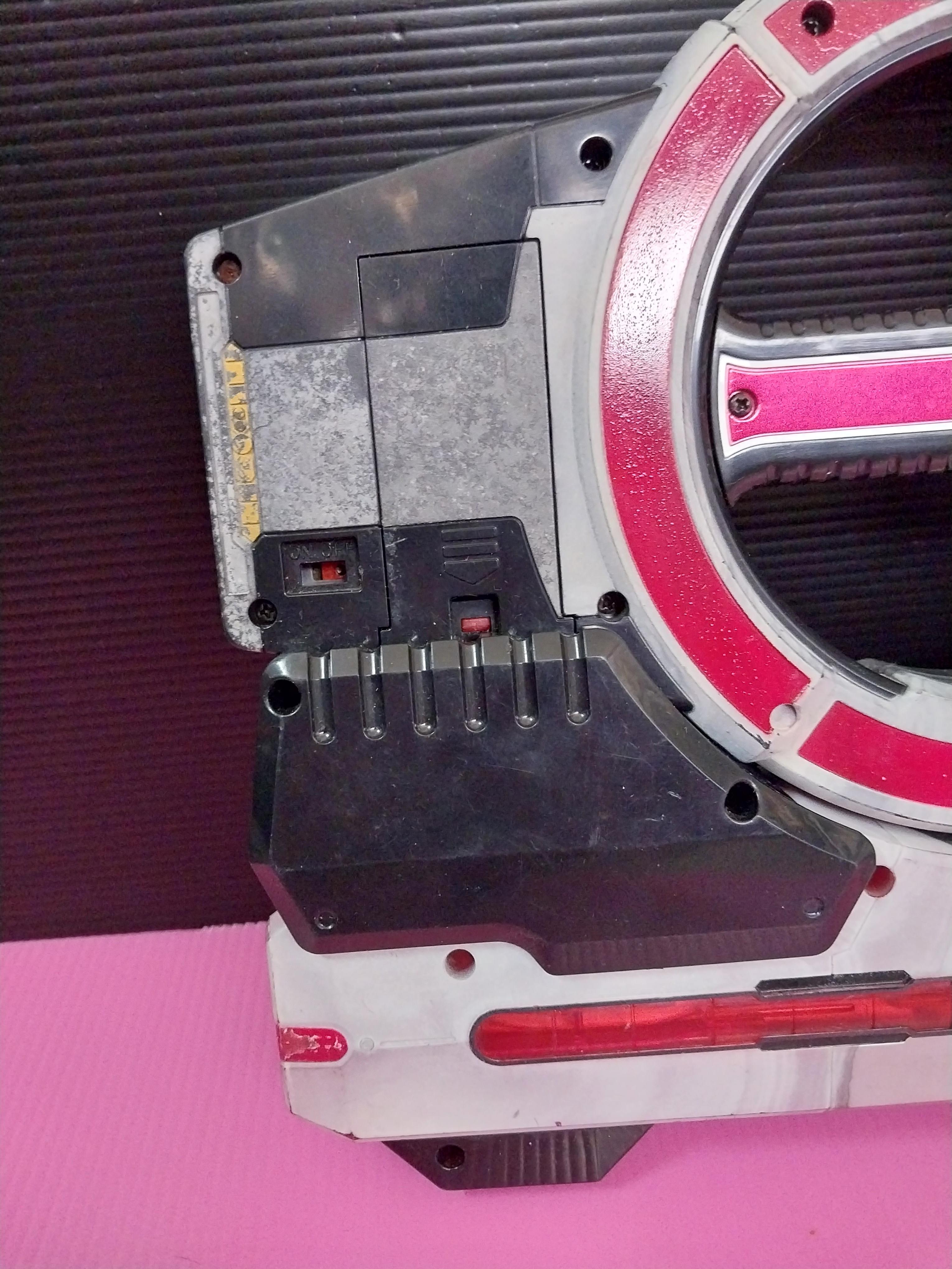 มือ2,มีหลายภาพ, ***ไม่ได้เช็คระบบไฟ, อาวุธของไรเดอร์ไฟซ์ เป็นปืนและดาบ