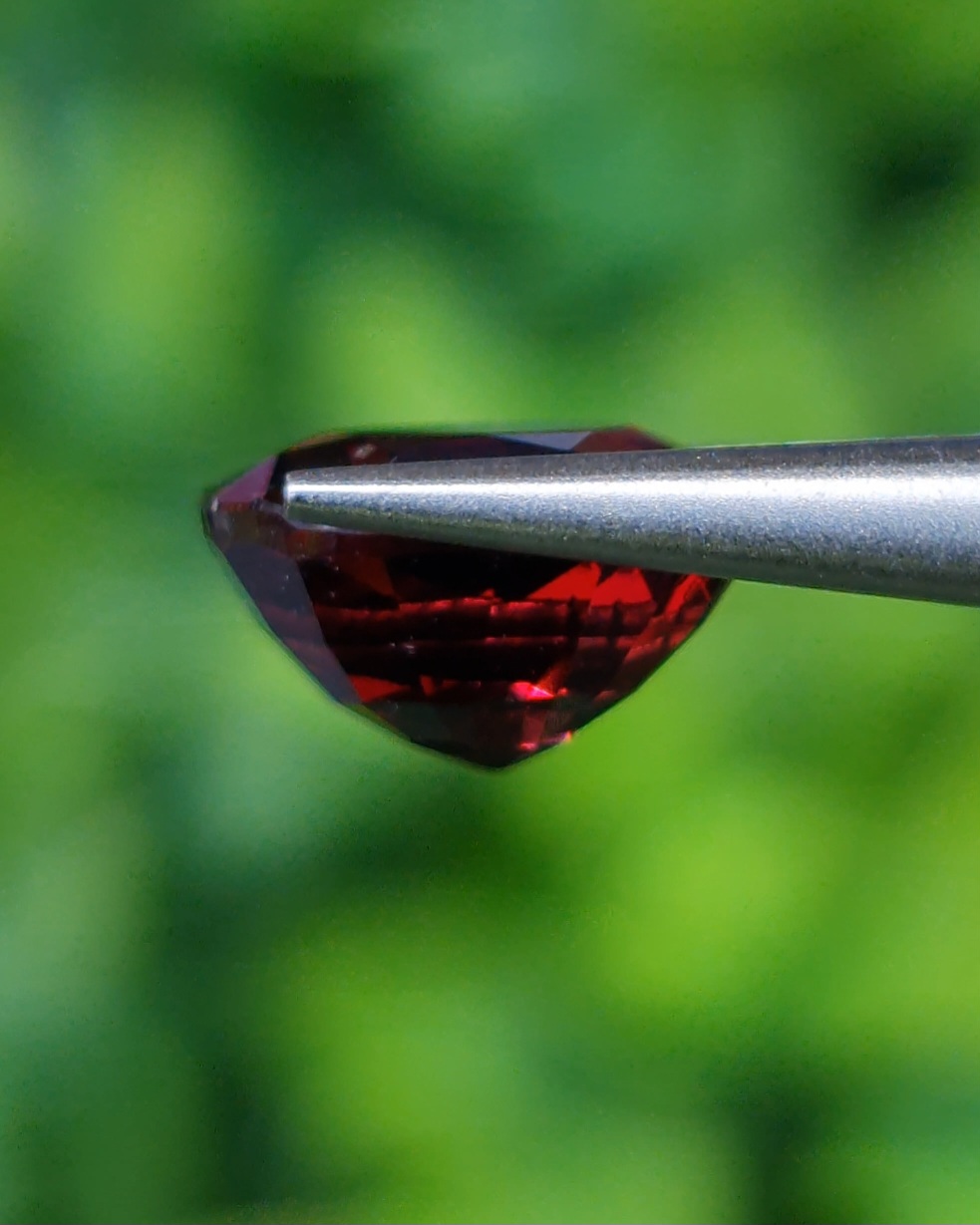 พลอย โรโดไลต์ กาเน็ท Rhodolite Garnet 2.74 กะรัต Cts.พลอยแท้ อัญมณีมงคลประจําวันเกิด เครื่องประดับพลอย