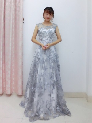 Pre-order ชุดราตรียาวแขนกุด ปักดิ้นเป็นลาย เรียบหรู เชือกผูกหลัง