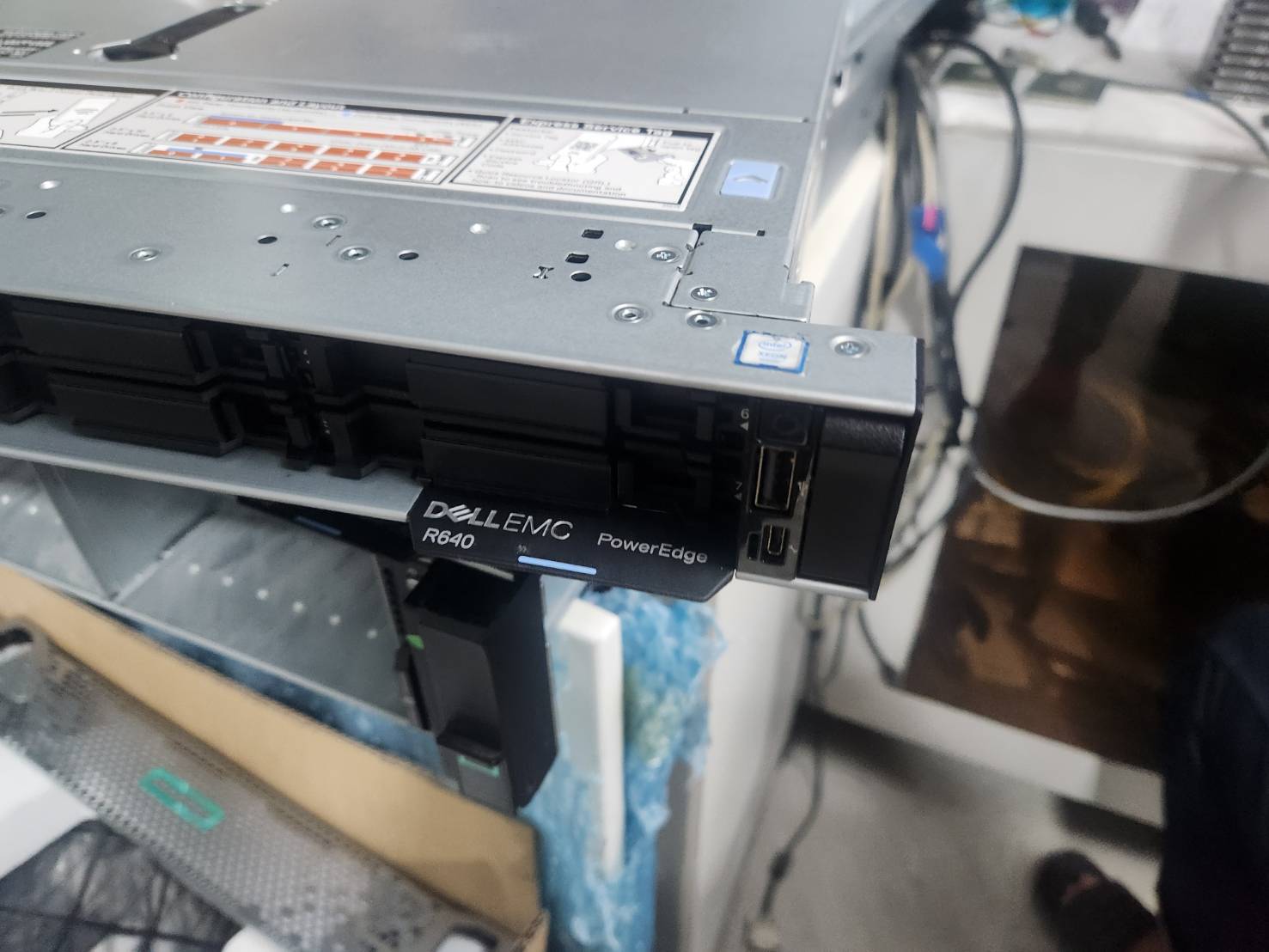 Server R640 เครื่องเปล่า heatsink x2 Tray x2 power x1 สินค้ามีจำนวนมาก