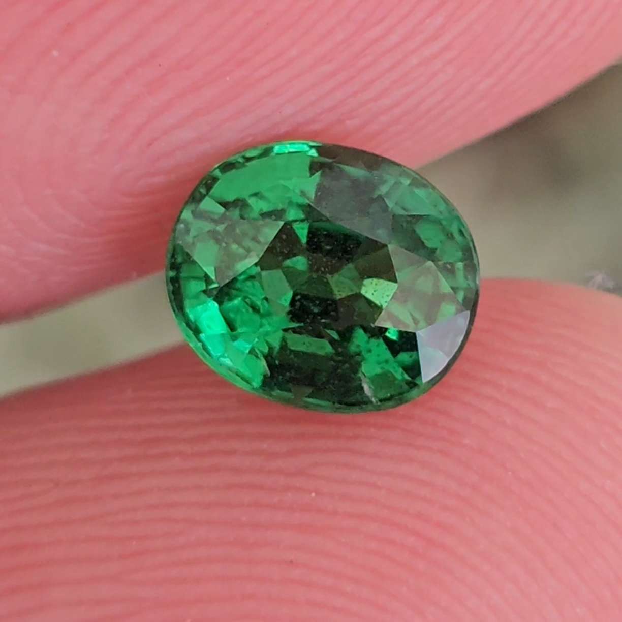 พลอย ซาโวไรท์ Tsavorite Garnet 1.26 กะรัต (Cts.) ดิบ Unheated พร้อมใบเซอร์ อัญมณีมงคลประจําวันเกิด เครื่องประดับพลอย