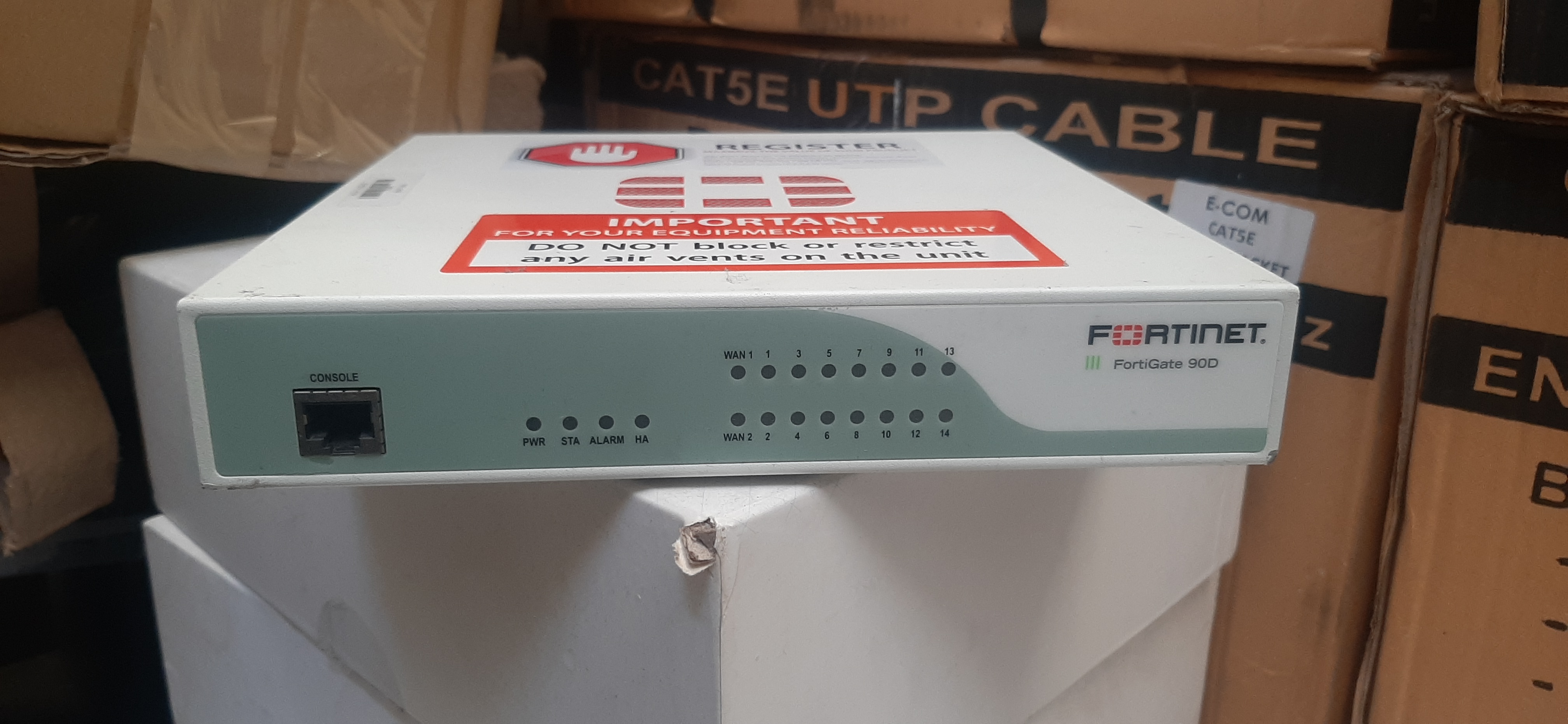 Fortinet FortiGate-90D Security Appliance Firewall