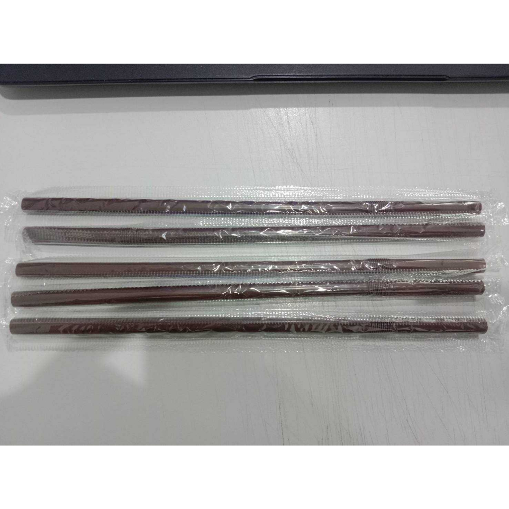 หลอดหักงอ 8 มม. ยาว 23.5 ซม. สีน้ำตาล ห่อฟิล์มใส แพ็ค 250 เส้น