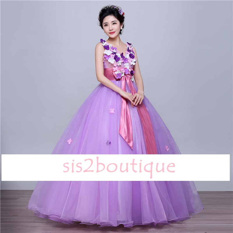 Pro-order ชุดราตรี ชุดแฟนซียาว แบบแขนกุด กระโปรงผ้าแก้ว ช่วงบนเป็นผ้าตาข่าย แซมด้วยดอกและผูกโบว์ช่วงเอว เชือกผูกหลัง