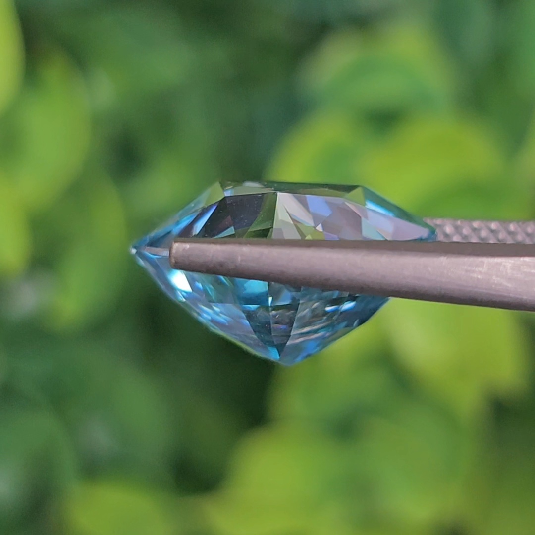 พลอย เพทาย Natural Zircon 11.26 กะรัต (Cts.) พลอยแท้ อัญมณีมงคลประจําวันเกิด เครื่องประดับพลอย