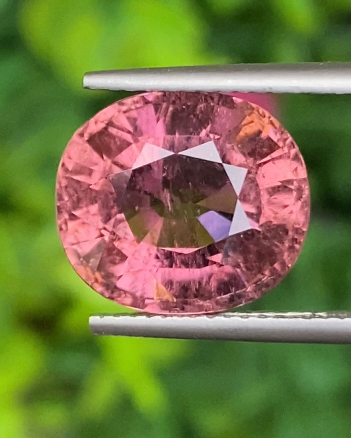 พลอย ทัวร์มารีน (Tourmaline) 7.68 กะรัต (Cts.) อัญมณีมงคลประจําวันเกิด เครื่องประดับพลอย