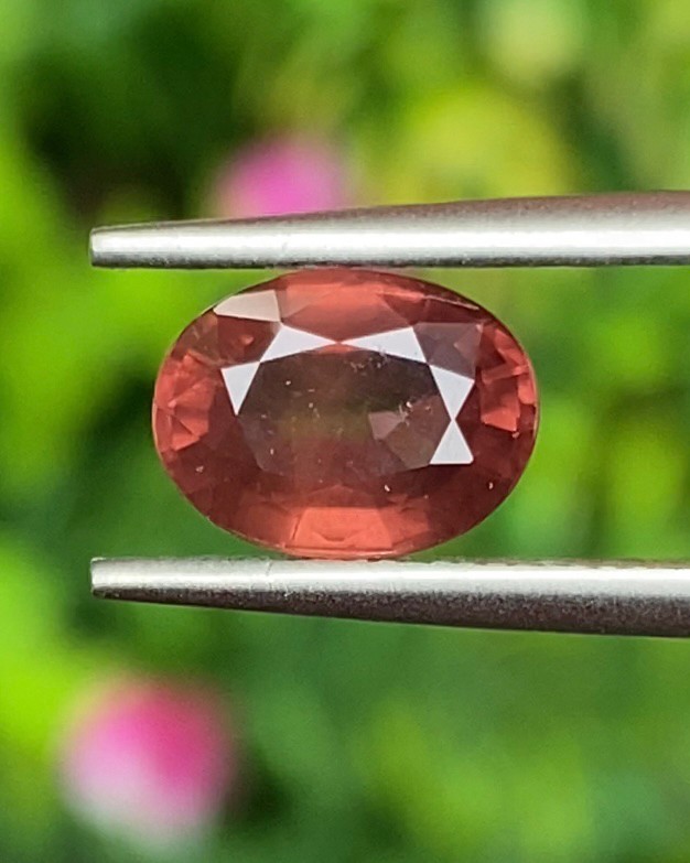 พลอย เพทาย Natural Zircon 2.08 กะรัต (Cts.) พลอยแท้ อัญมณีมงคลประจําวันเกิด เครื่องประดับพลอย