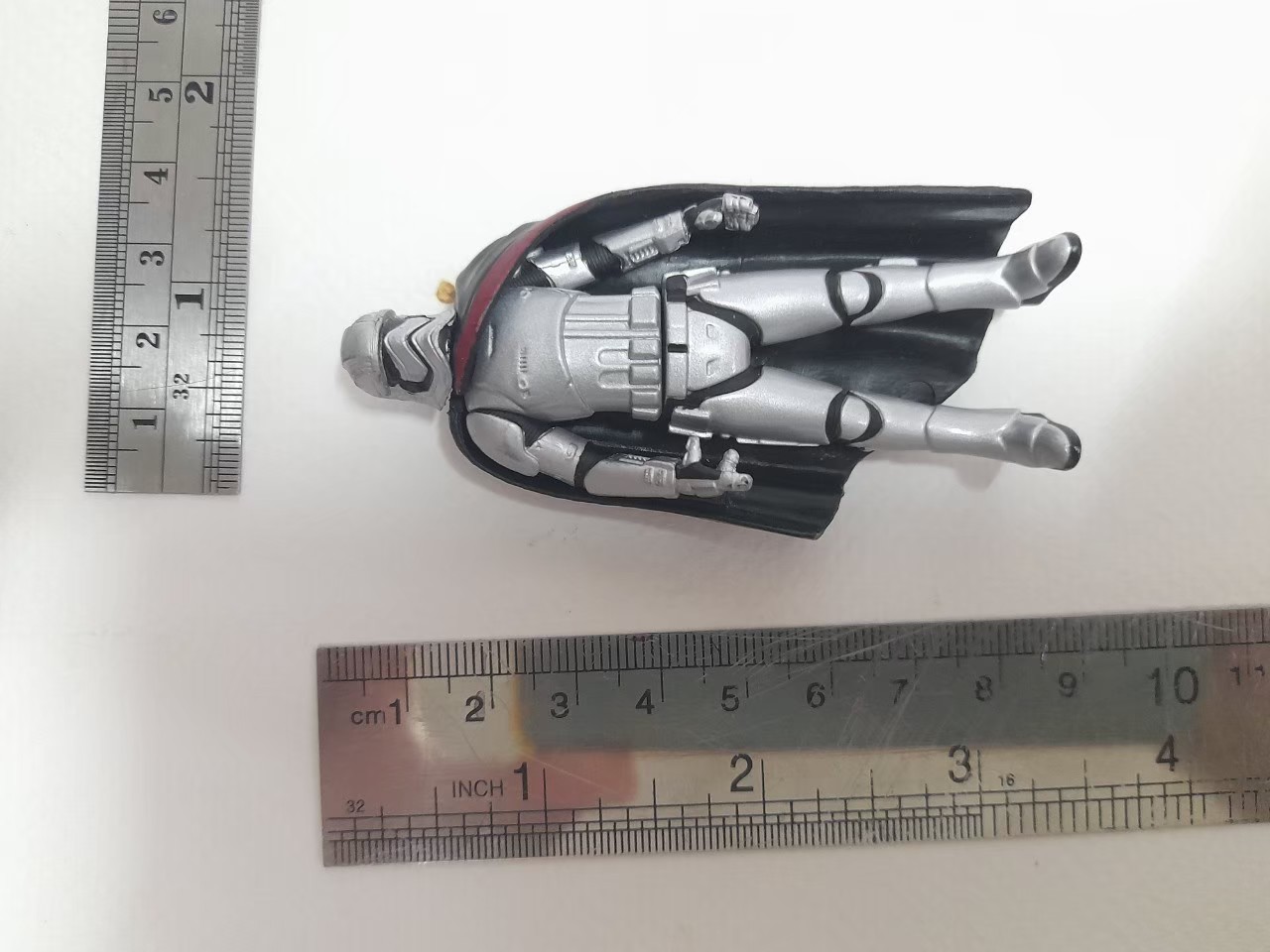 โมเดลฟิกเกอร์เหล็ก ผู้การฟาสม่า จาก star wars ep.7 ขนาดตามรูป มือสองสภาพดี สตาร์วอร์