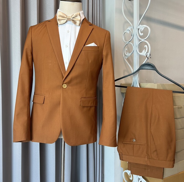 เช่า ชุดสูทชาย สีน้ำตาล คาราเมล รุ่นคลาสสิค (ไม่มีเสื้อกั๊ก)
