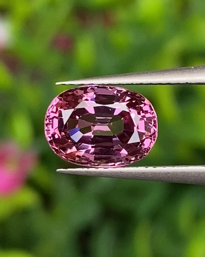 พลอย สปิเนล พม่า Spinel Myanmar 2.35 กะรัต (Cts.) ดิบ Unheated พร้อมใบเซอร์ พลอยแท้ อัญมณีมงคลประจําวันเกิด เครื่องประดับพลอย