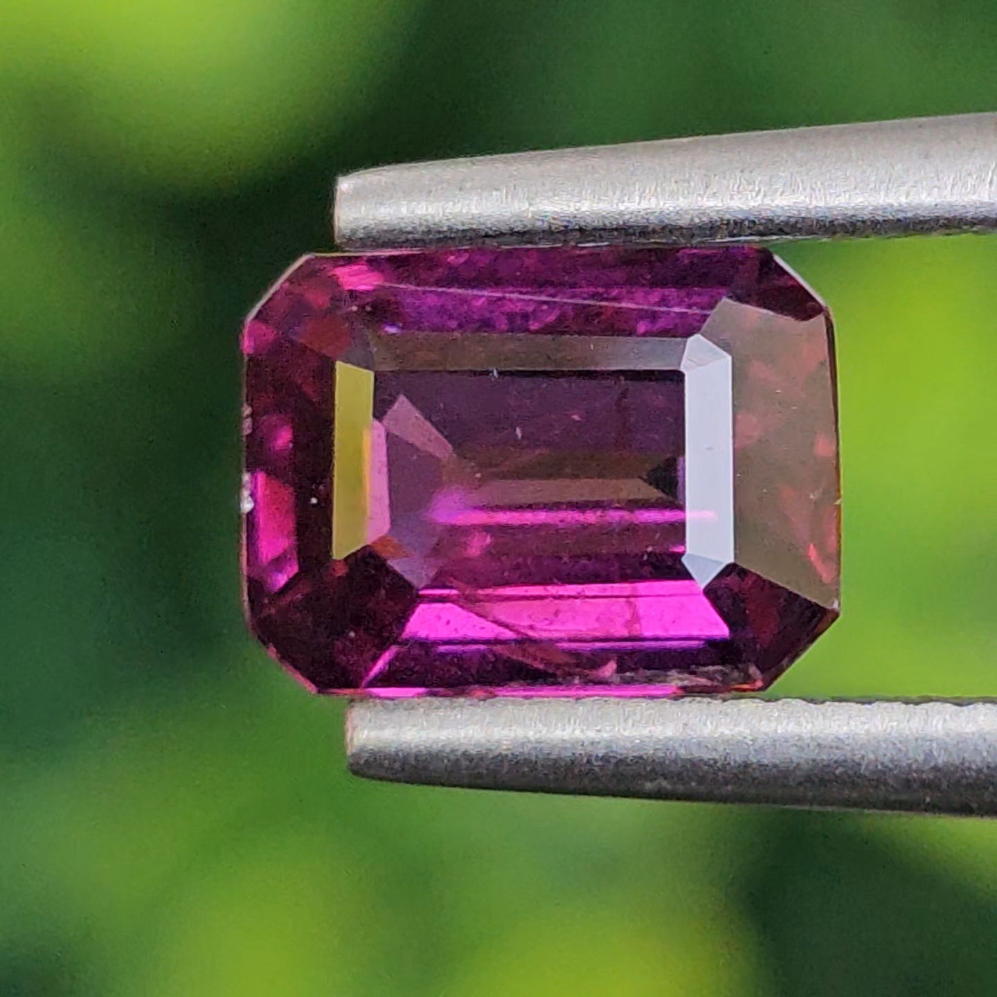 พลอย อุมบาไลต์ การ์เน็ต Umbalite Garnet 1.26 กะรัต (Cts.) ดิบ Unheated ลอยแท้ อัญมณีมงคลประจําวันเกิด เครื่องประดับพลอย