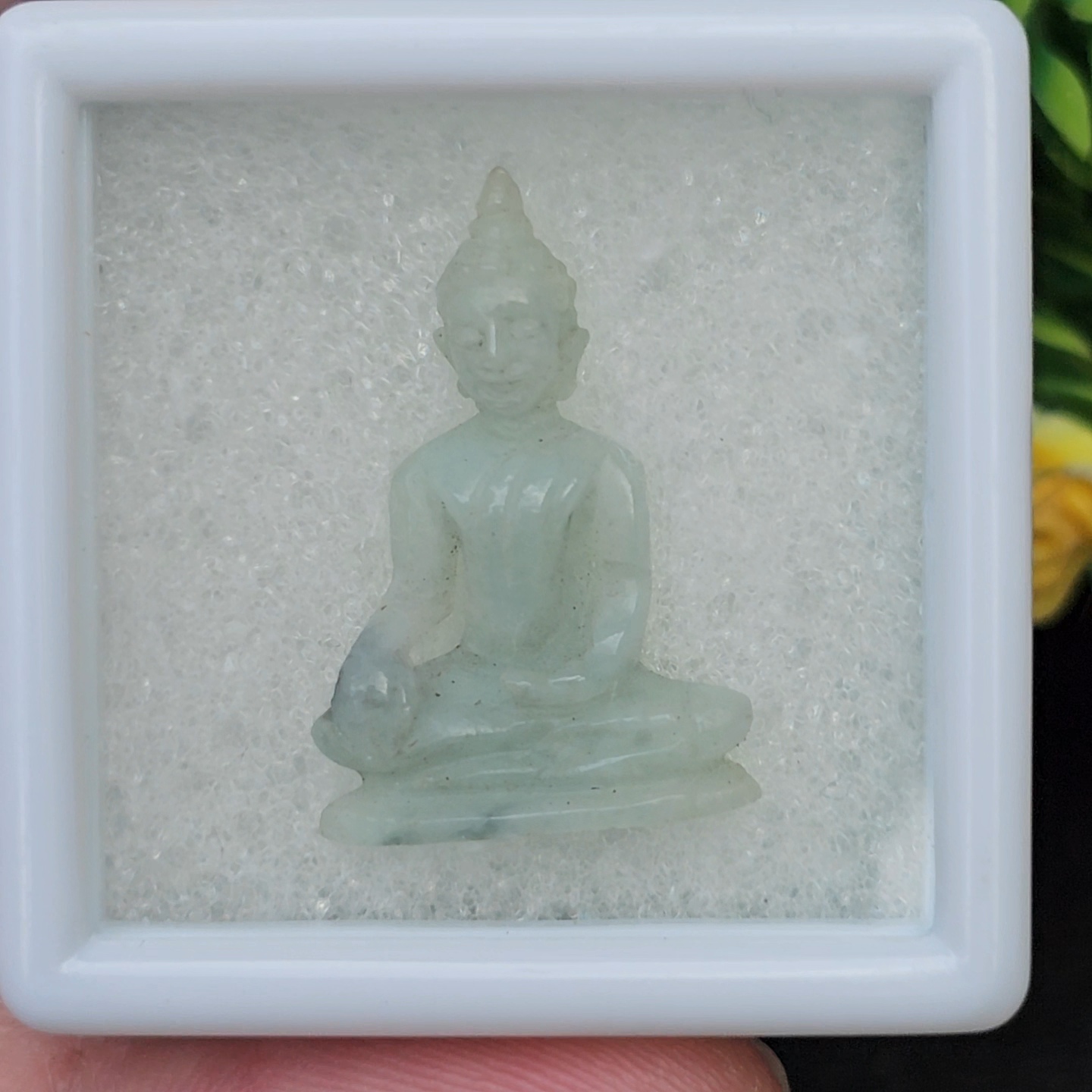 หยก แกะสลัก รูป พระ (Burmese jadeite) 13.81 กะรัต (cts.) หยก พม่า แท้