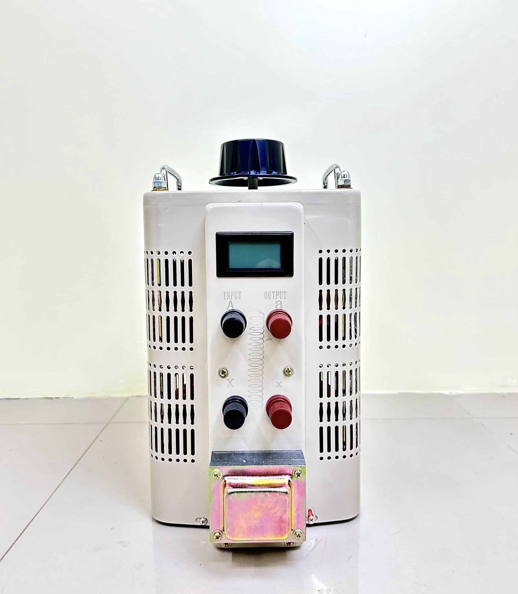 วาริแอค หม้อแปลงปรับแรงดันไฟฟ้าชนิดแกนหมุน 10Kva 1 เฟส