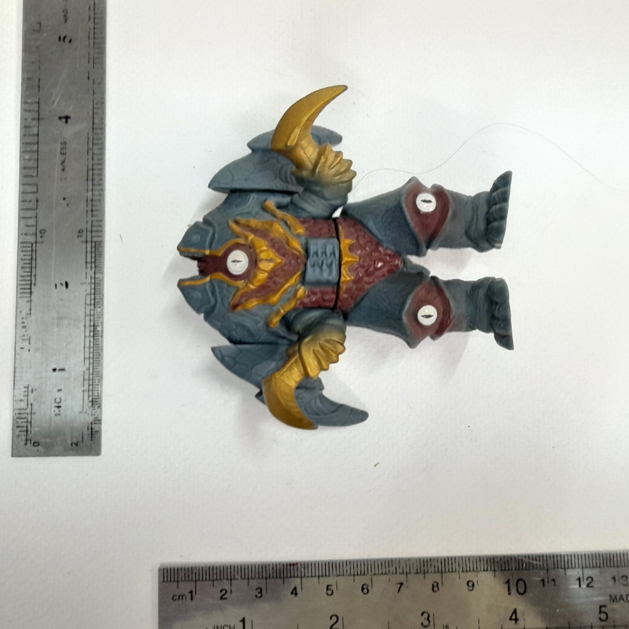 มีหลายภาพ,ซอฟ 3.5-4นิ้ว สัตว์ประหลาดไกเซอร์ โดบิชิ จากอุลตร้าแมนไกอา มือสองสภาพดี มีรอยบ้าง