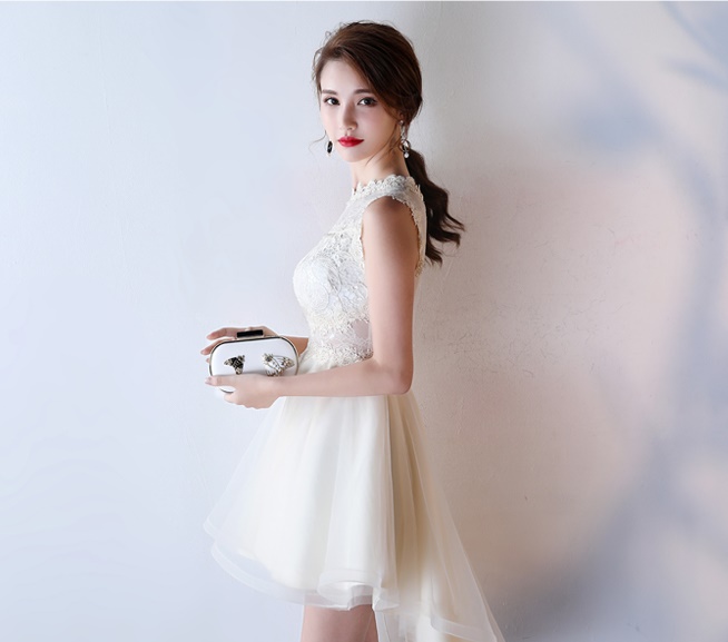 Pre-order ชุดราตรีแบบไหล่ปาด หน้าสั้นหลังยาว ผ้าลูกไม้ช่วงบน กระโปรงตาข่าย (เชือกผูกหลัง)