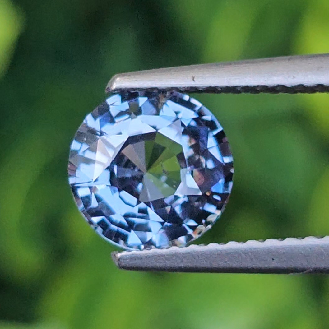 สปิเนล (Spinel ) 1.56 กะรัต (Cts.) พลอยแท้ อัญมณีมงคลประจําวันเกิด เครื่องประดับพลอย