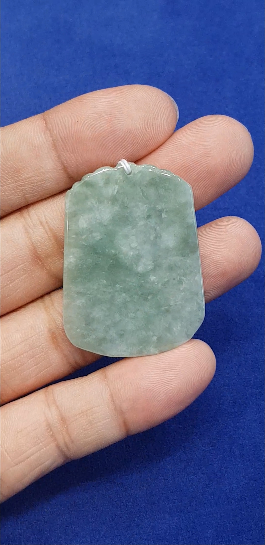 หยก พม่า แท้ Jade จี้หยก (jadeite) แกะสลักรูปมังกร ดิบ ไม่ผ่านการปรับปรุง (Type A) พม่า (Myanmar)
