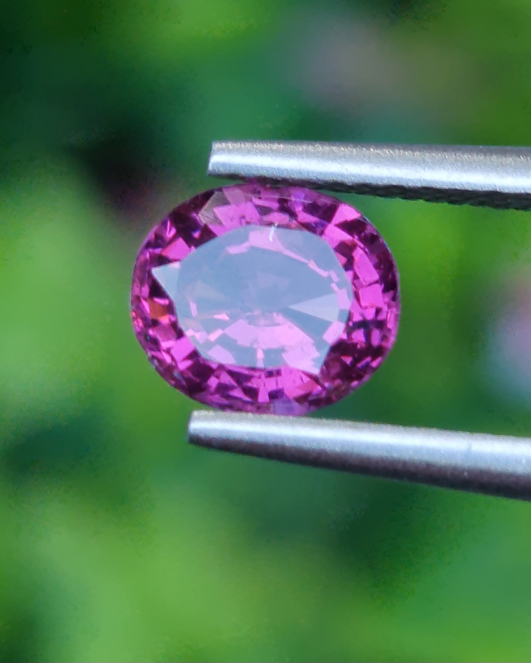พลอย โรโดไลต์ กาเน็ท Rhodolite Garnet 1.07 กะรัต Cts.พลอยแท้ อัญมณีมงคลประจําวันเกิด เครื่องประดับพลอย