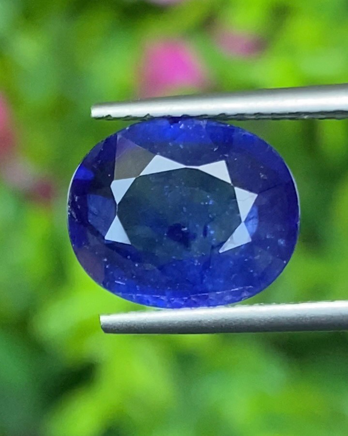 ไพลิน (Blue Sapphire) 4.08 กะรัต (Cts.) พลอยแท้ อัญมณีมงคลประจําวันเกิด เครื่องประดับพลอย