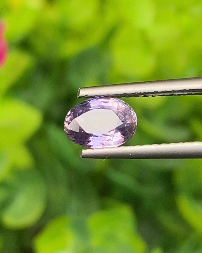 พลอย เพอเพิล แซฟไฟร์ สีม่วง Purple Sapphire ดิบ/ Unheated 1.10 กะรัต (Cts.) พลอยแท้ อัญมณีมงคลประจําวันเกิด เครื่องประดับพลอย