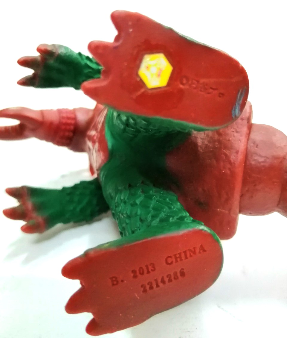 ซอฟ ไคจูสปาร์คดอล ชุดbandai kaiju 500 สัตว์ประหลาด คิงส์แครบ คิงแครบ จากภาพยนตร์ชุด อุลตร้าแมนเอส ในภาพยนตร์มันใข้ปากที่เหมือนคีม ทำร้ายอุลตร้าแมนเอสจนบาดเจ็บได้ เป็นหนึ่งในร่างรวม ของสัตว์หลาด ไทแร้นต์ ซอฟตัวนี้สูง15ซม. สภาพใหม่ สะสม สภาพดี