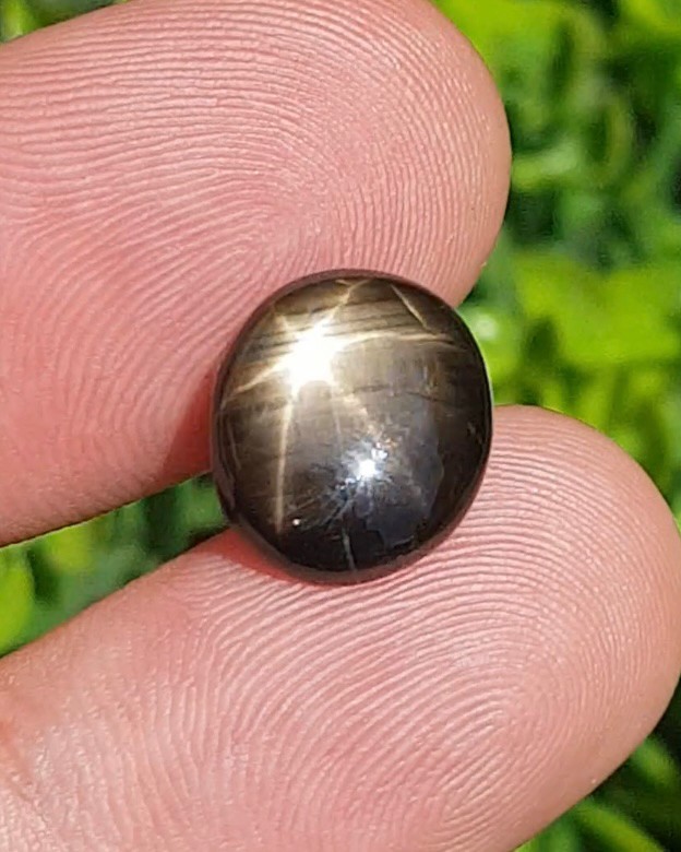 พลอย แบล็ค สตาร์ แซฟไฟร์ Black Star Sapphire 6.18 กะรัต (Cts.) ดิบ Unheated พลอยแท้ อัญมณีมงคลประจําวันเกิด เครื่องประดับพลอย