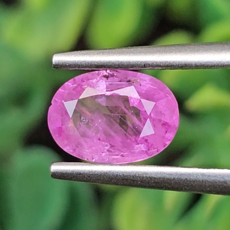 พลอย ชมพู พิ้ง แซฟไฟร์ Pink Sapphire 0.85 กะรัต (Cts.) พลอยแท้ อัญมณีมงคลประจําวันเกิด เครื่องประดับพลอย