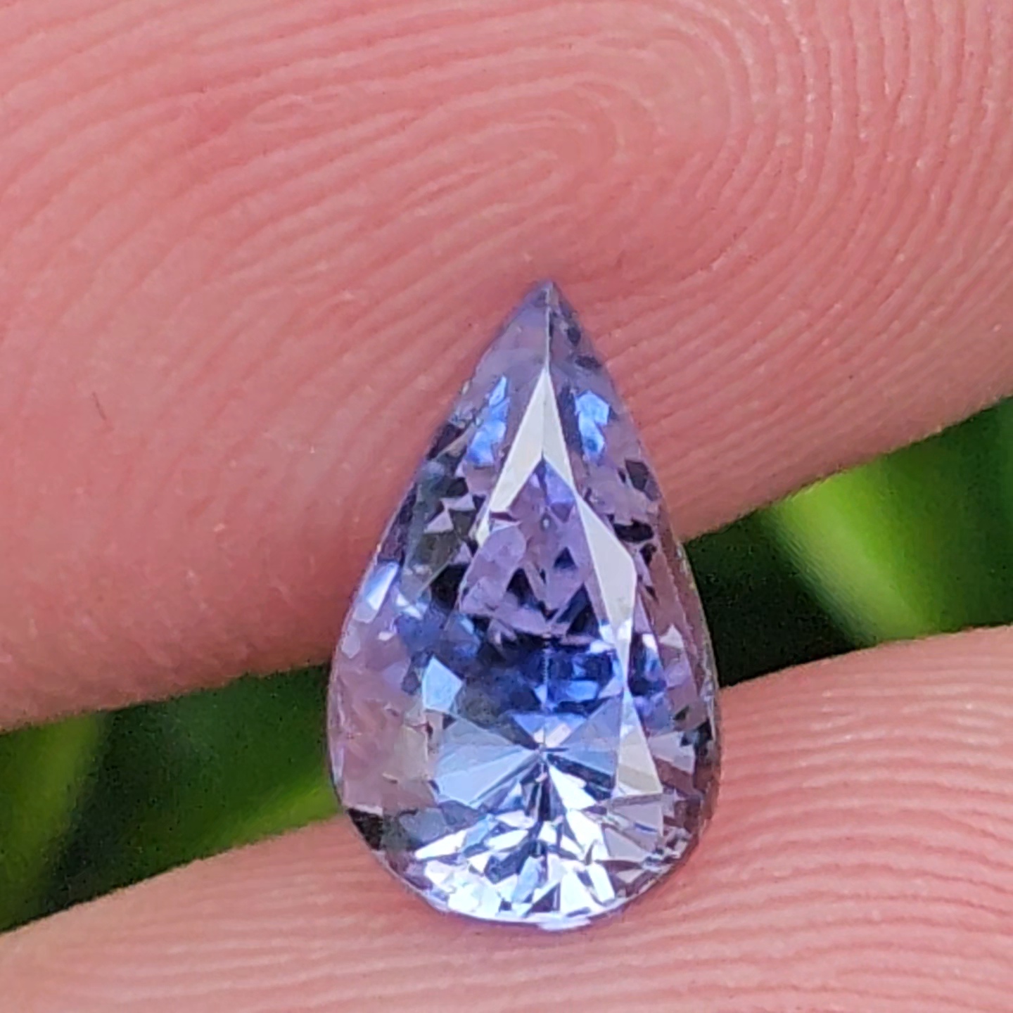 พลอย ไพลิน (Blue Sapphire) 1.55 กะรัต (Cts.) ดิบ (Unheated) พร้อมใบเซอร์ พลอยแท้ อัญมณีมงคลประจําวันเกิด เครื่องประดับพลอย