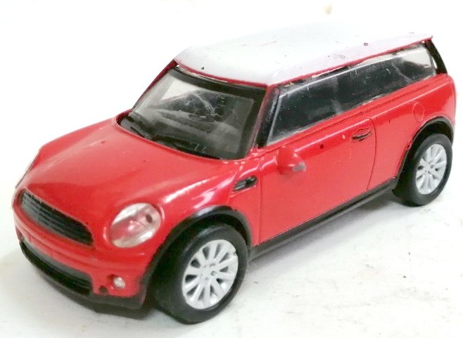 รถเหล็กงานเก่าสะสม สีแดง หลังคาสีขาว **สีถลอก มีตำหนิ ตามภาพ ขนาดยาวราว 10 ซม.ขายตามสภาพเก็บสะสม