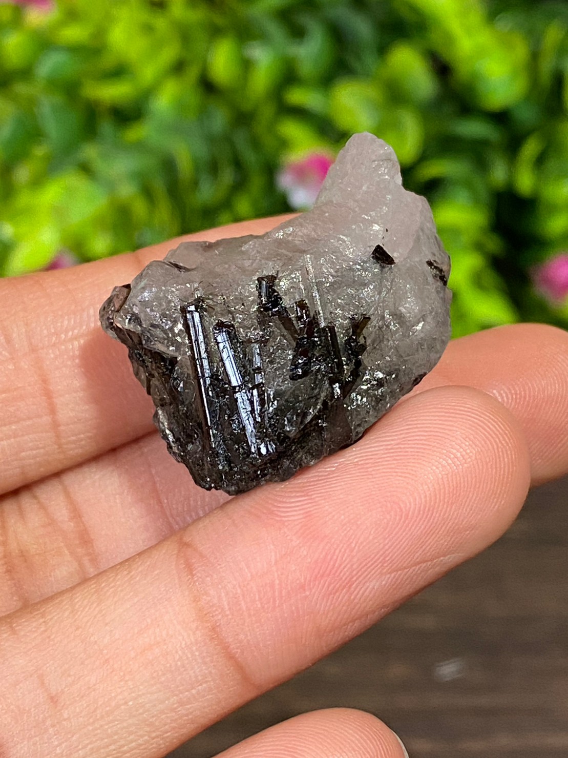 ก้อน ไหมดำ ควอตซ์ แก้วขนเหล็ก Black Rutilated Quartz Rough 75.41 กะรัต Cts. พลอยแท้ อัญมณีมงคลประจําวันเกิด เครื่องประดับพลอย