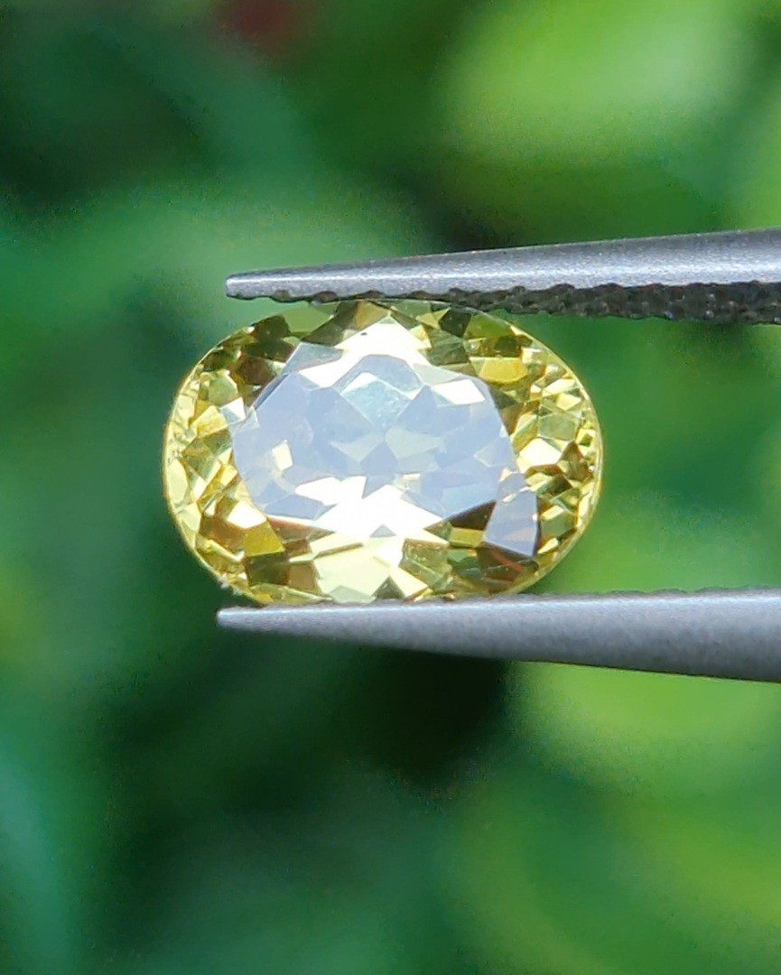 พลอย คริโซเบริล (Chrysoberyl) 1.13 กะรัต (Cts.) พลอยแท้ อัญมณีมงคลประจําวันเกิด เครื่องประดับพลอย