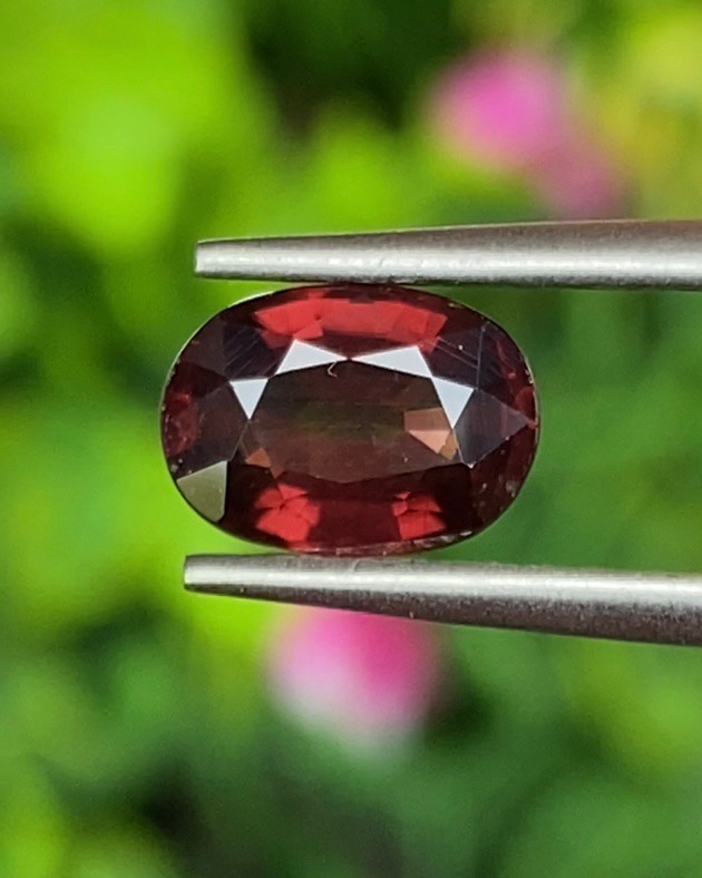 พลอย เพทาย Natural Zircon 1.79 กะรัต (Cts.) พลอยแท้ อัญมณีมงคลประจําวันเกิด เครื่องประดับพลอย