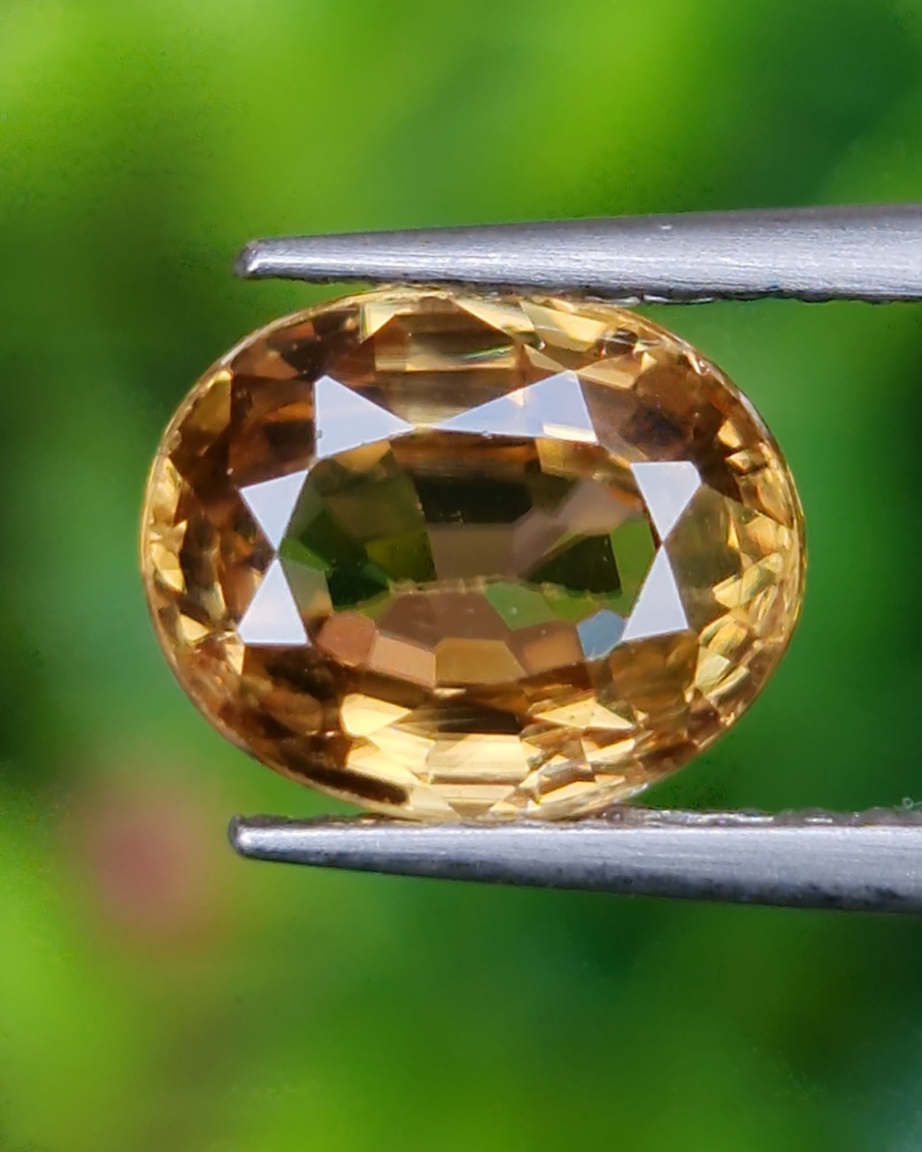 พลอย เพทาย Natural Zircon 2.72 กะรัต (Cts.) พลอยแท้อัญมณีมงคล ประจําวันเกิด เครื่องประดับพลอย